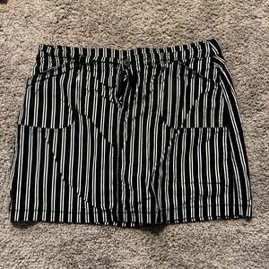 White Stag Women's Size 16 Black White Striped Mini Skirt Stretch Cotton Y2K